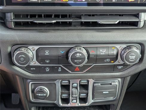 New 2025 Jeep Wrangler Sport S image 20