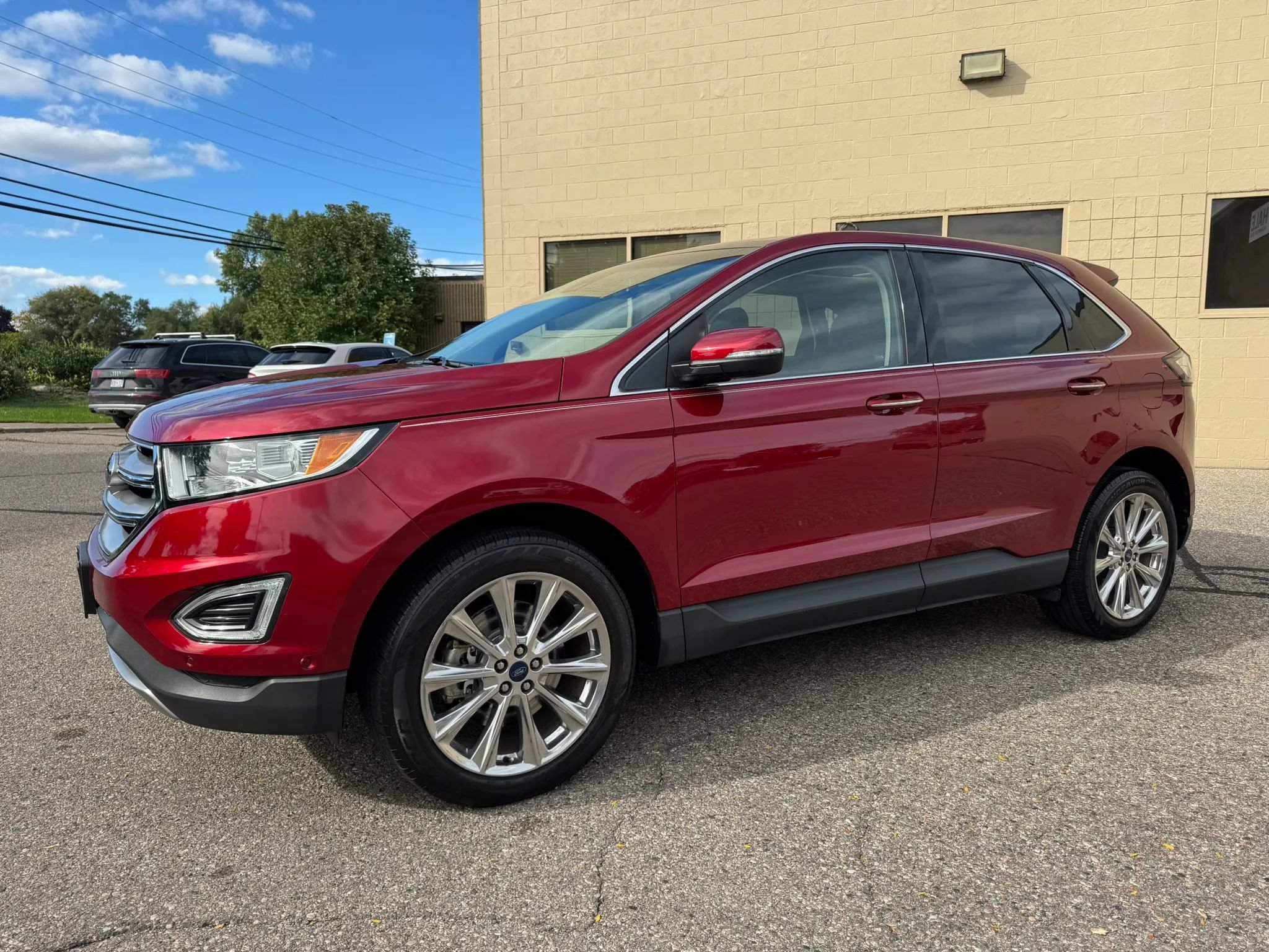 Used 2017 Ford Edge Titanium w/ Equipment Group 302A AWD/4WD image 4