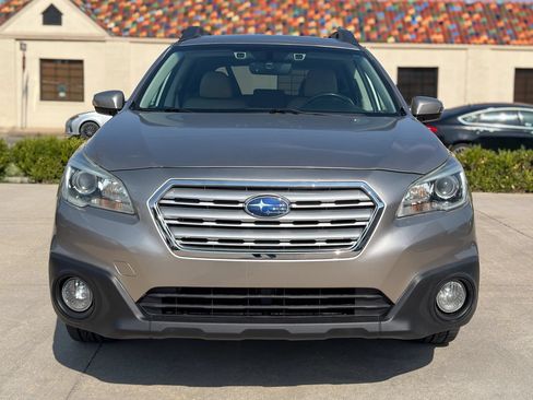 Used 2017 Subaru Outback 2.5i Limited AWD/4WD image 2