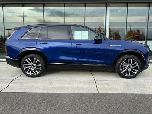 Used 2026 Cadillac Vistiq Sport image 6