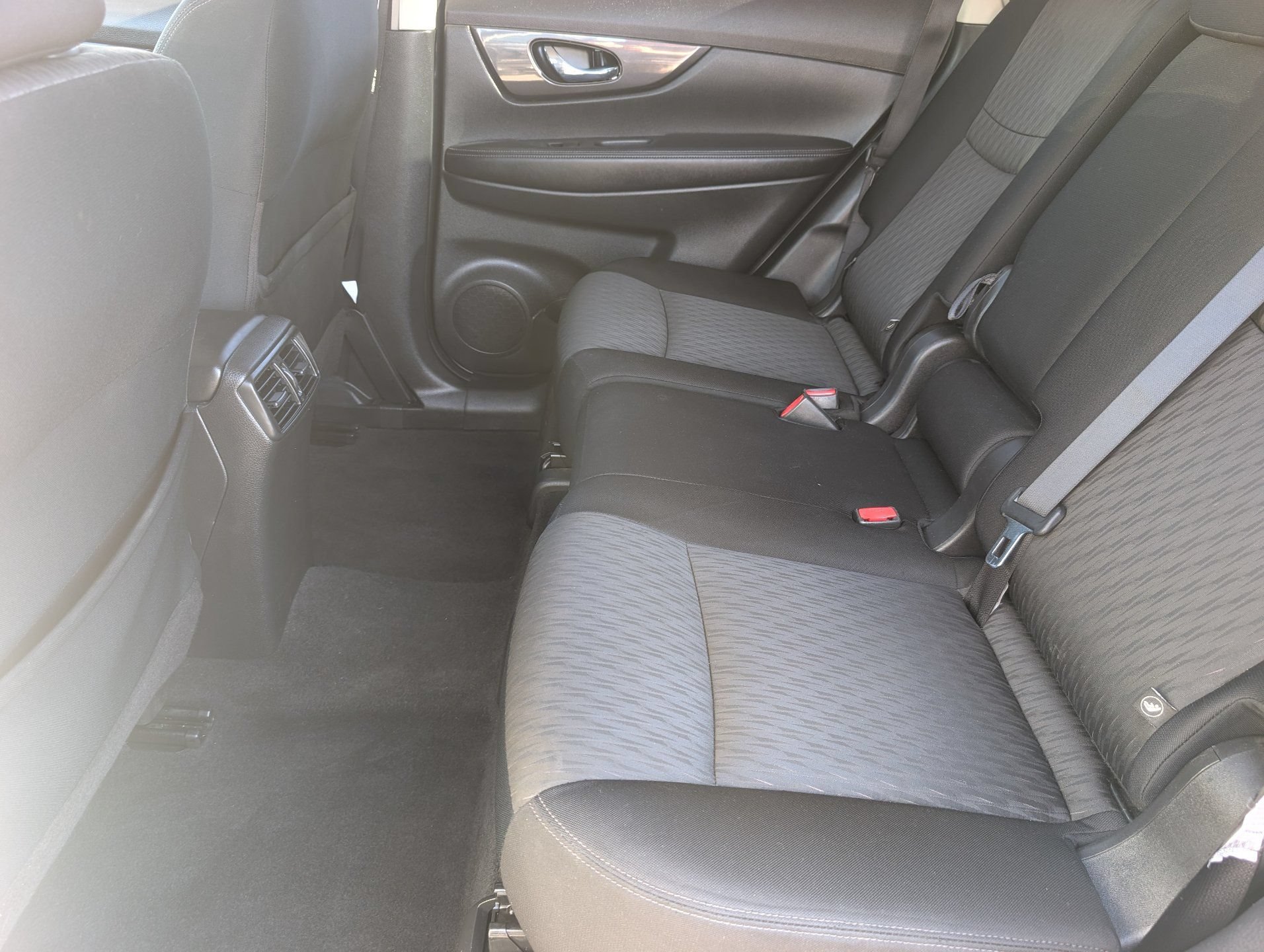 Used 2020 Nissan Rogue SV FWD image 17