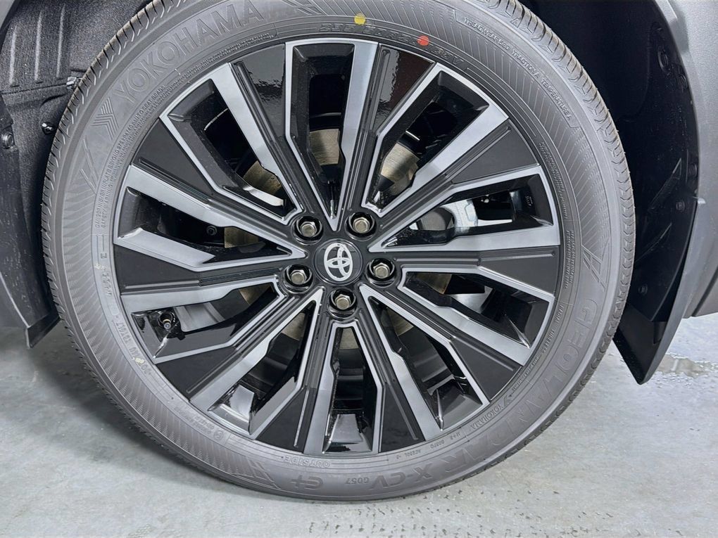 New 2026 Toyota C-HR AWD/4WD image 31