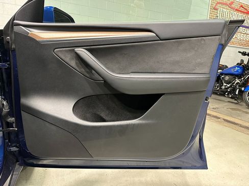 Used 2023 Tesla Model Y Long Range AWD/4WD image 10