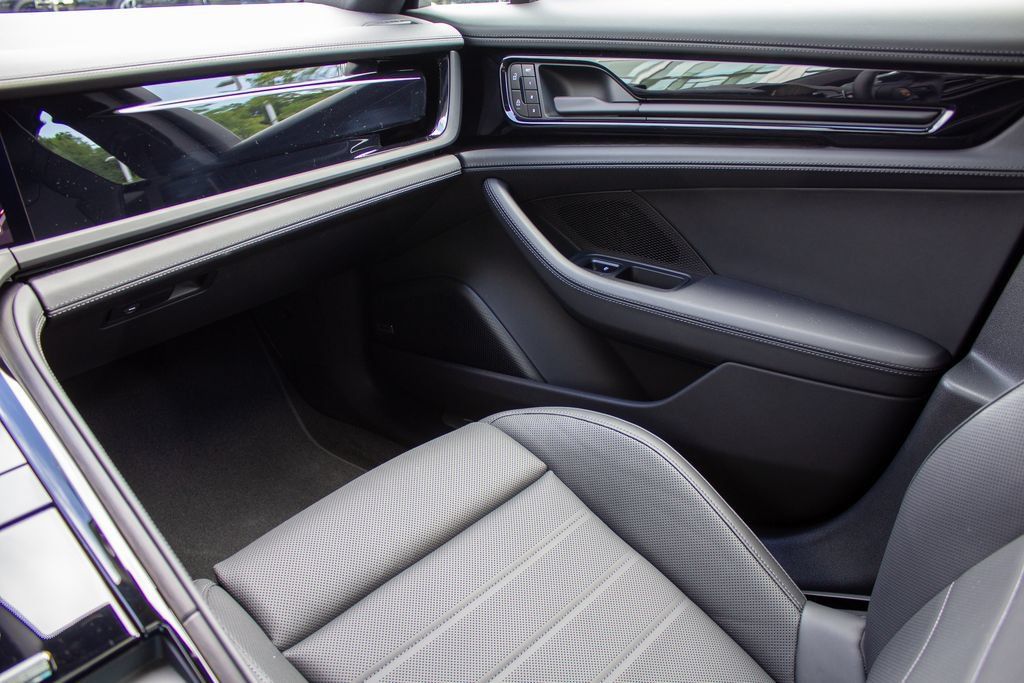 Used 2026 Porsche Panamera 4 AWD/4WD image 19