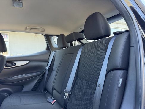 Used 2020 Nissan Rogue Sport S image 21