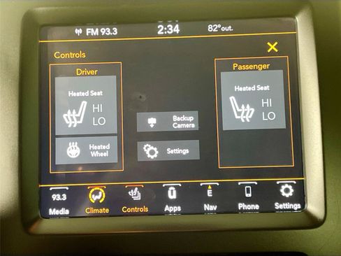 Used 2021 Jeep Cherokee Latitude Plus AWD/4WD image 16