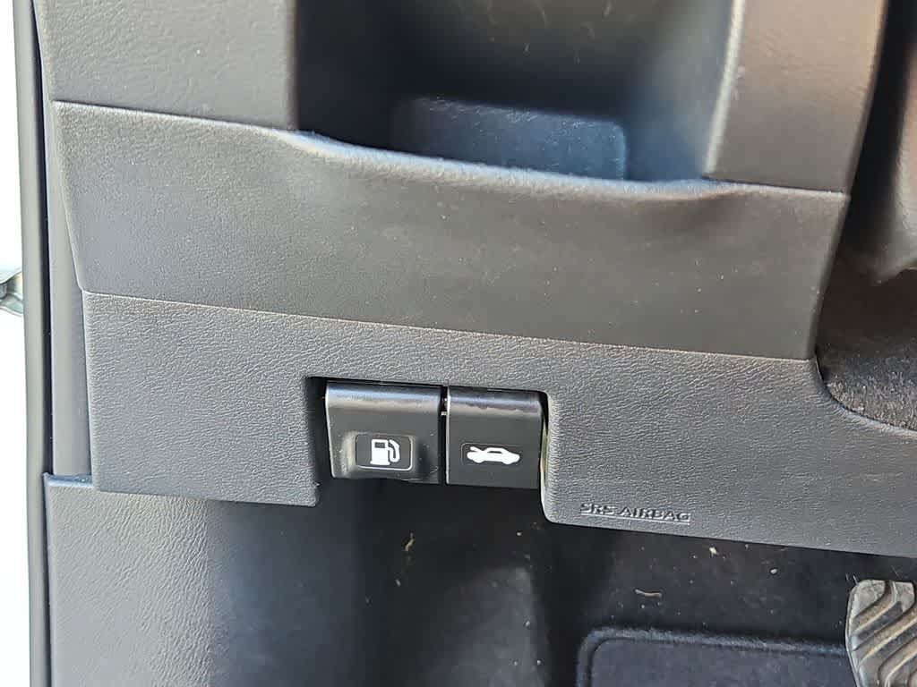 Used 2024 Nissan Kicks SV FWD image 25