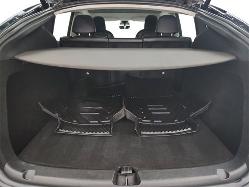 Used 2023 Tesla Model Y Long Range image 27