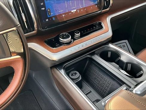 Used 2025 Ford Expedition King Ranch AWD/4WD image 11