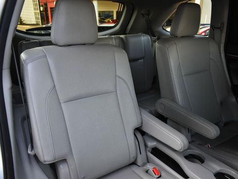 Used 2016 Toyota Highlander Limited FWD image 30