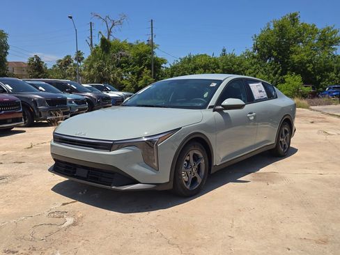 New 2026 Kia K4 FWD image 4