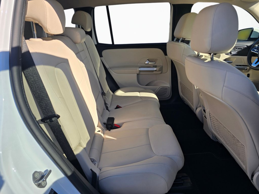 Used 2023 Mercedes-Benz GLB 250 w/ Premium Package image 25