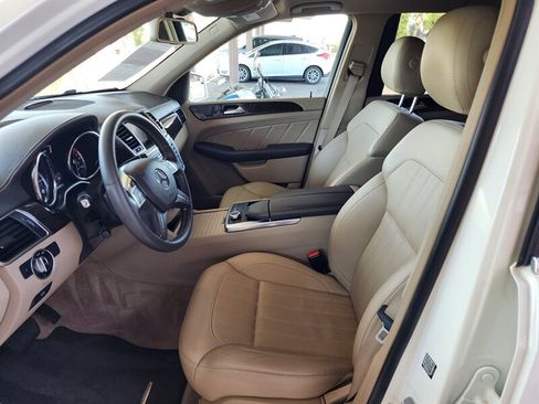 Used 2015 Mercedes-Benz GL 450 4MATIC w/ Lighting Package image 28