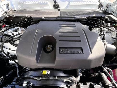 New 2026 Land Rover Defender 130 X-Dynamic SE AWD/4WD image 12