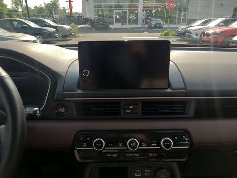 Used 2023 Honda Pilot Elite image 19