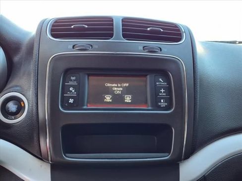 Used 2019 Dodge Journey SE w/ Blacktop Package FWD image 11