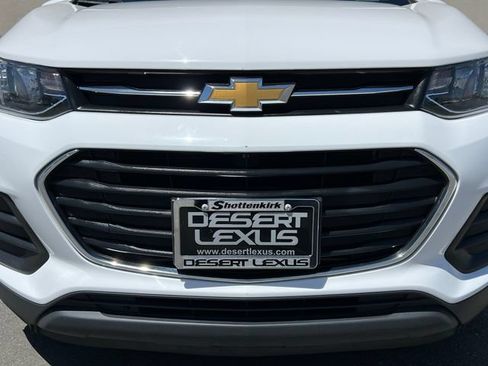 Used 2020 Chevrolet Trax LS w/ Tint and Cruise Package FWD image 4