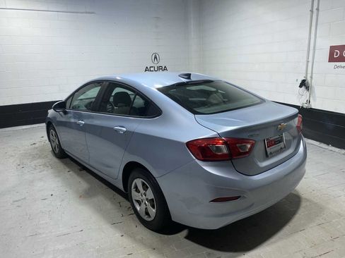 Used 2018 Chevrolet Cruze LS FWD image 4