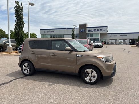 Used 2015 Kia Soul FWD image 1