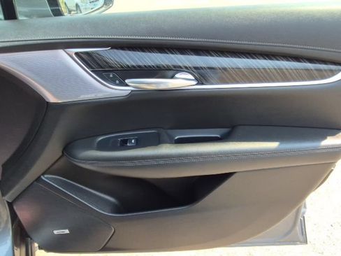 Used 2022 Cadillac XT6 Premium Luxury w/ Technology Package AWD/4WD image 15