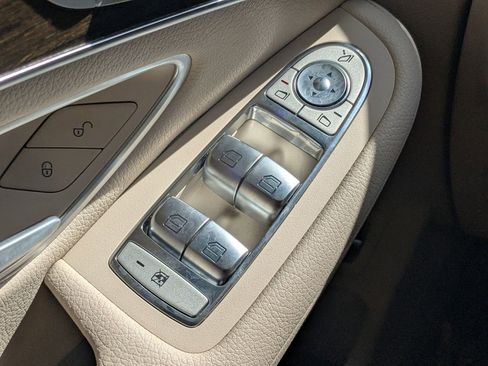 Certified 2022 Mercedes-Benz GLC 300 image 8