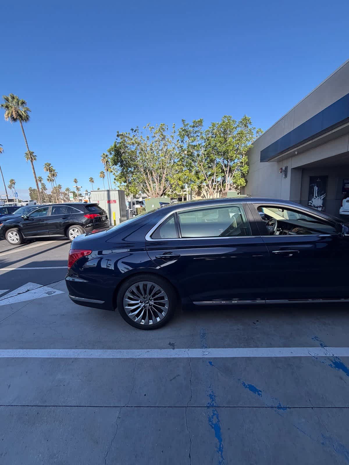 Used 2018 Genesis G90 5.0 Ultimate RWD image 5