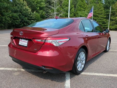 Used 2019 Toyota Camry LE FWD image 4