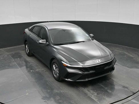 New 2026 Hyundai Elantra SE image 21