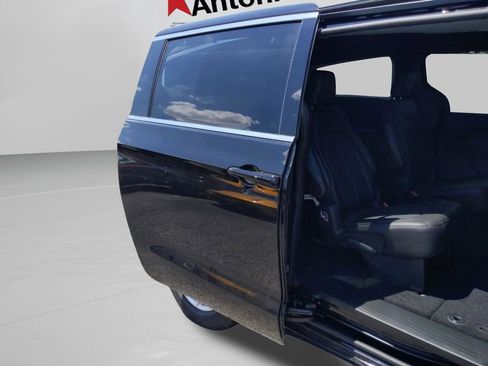 New 2026 Chrysler Pacifica Select image 28