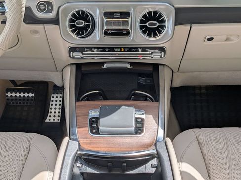 Used 2025 Mercedes-Benz G 63 AMG 4MATIC image 19
