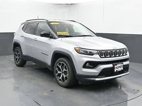 Used 2025 Jeep Compass Limited AWD/4WD image 6