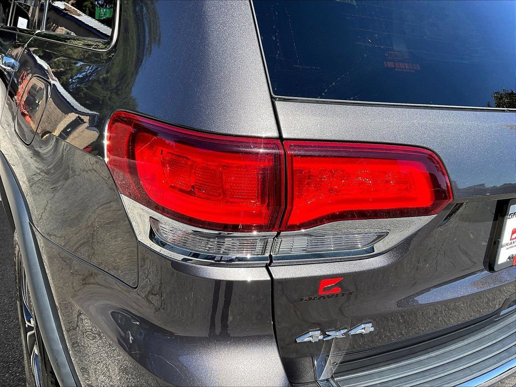 Used 2021 Jeep Grand Cherokee Limited AWD/4WD image 19