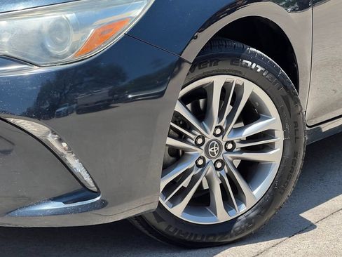 Used 2017 Toyota Camry SE FWD image 9