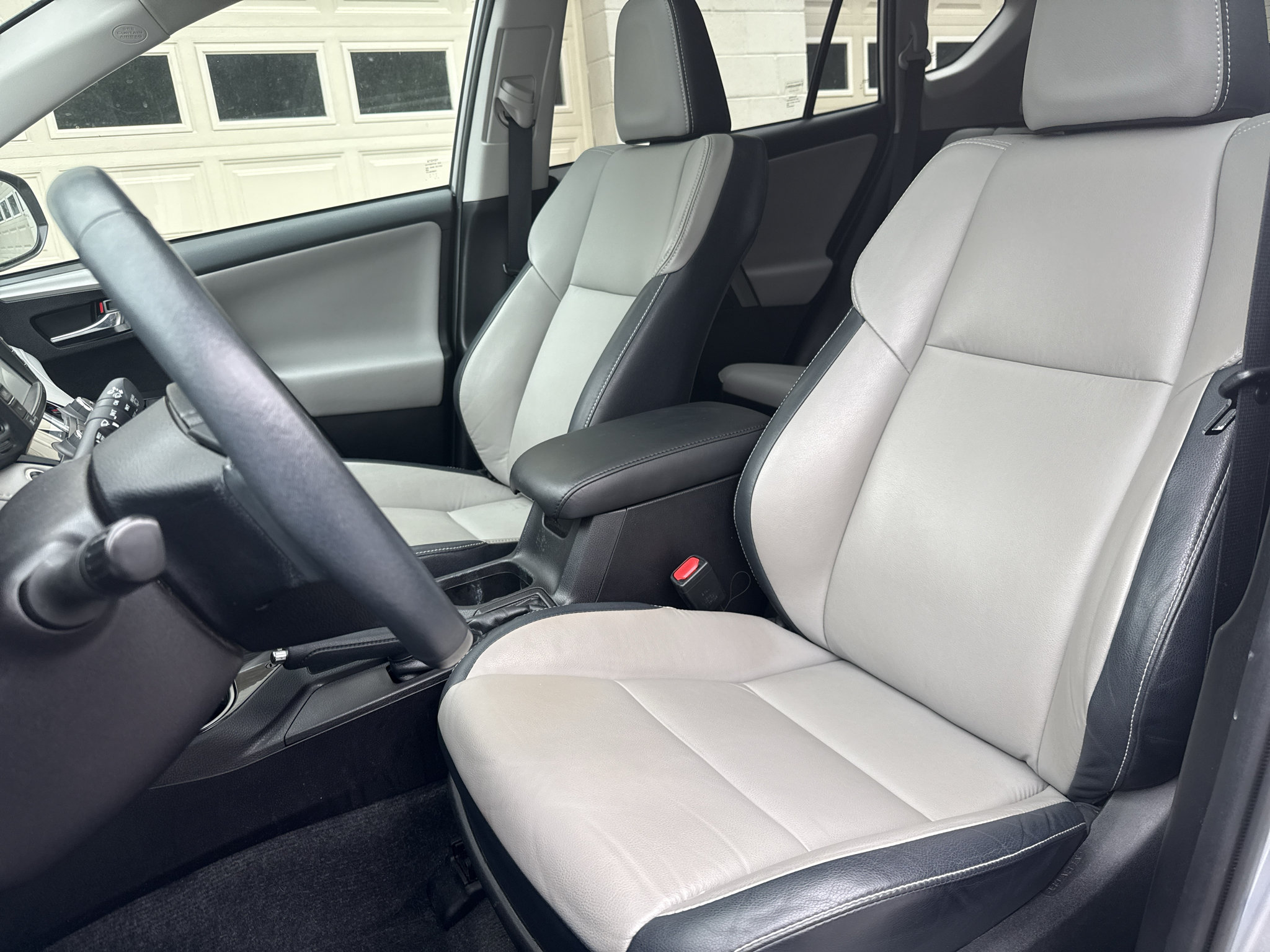 Used 2017 Toyota RAV4 Limited w/ Advanced Technology Package AWD/4WD image 10