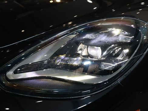 Used 2023 Porsche Panamera 4 Platinum Edition image 43