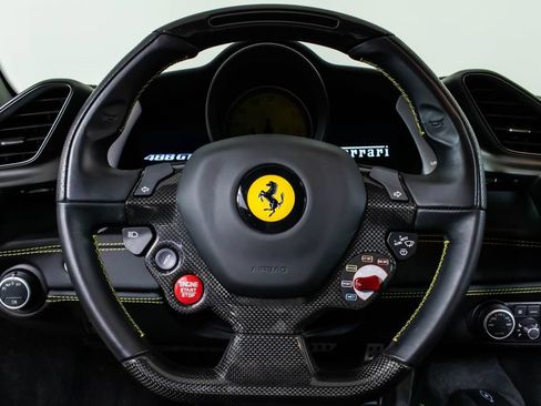Certified 2019 Ferrari 488 GTB RWD image 4