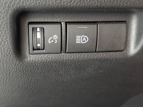 Used 2022 Toyota RAV4 LE image 13