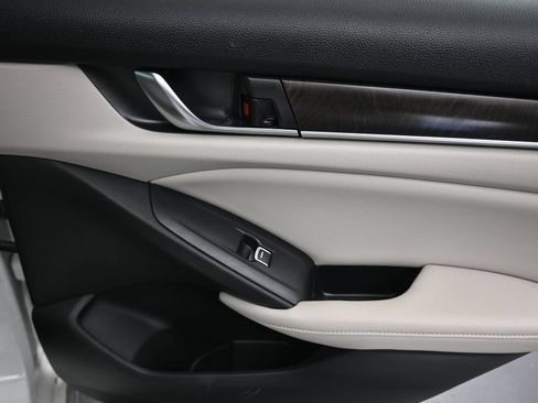 Used 2018 Honda Accord EX-L image 39