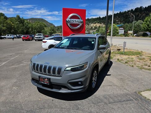 Used 2019 Jeep Cherokee Latitude Plus image 1