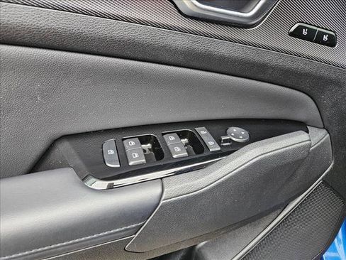 Used 2023 Kia Sportage SX image 8