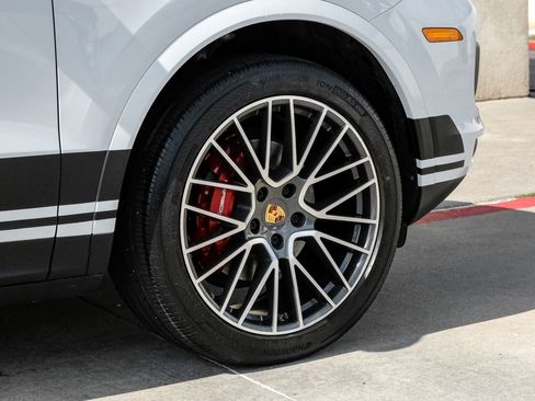 Used 2020 Porsche Cayenne AWD/4WD image 55