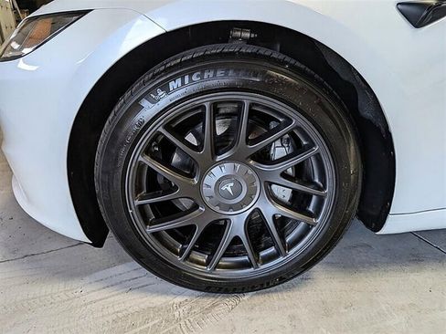 Used 2025 Tesla Model 3 Long Range AWD/4WD image 15