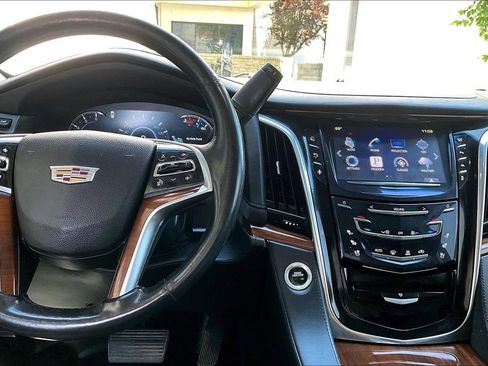 Used 2016 Cadillac Escalade Luxury AWD/4WD image 13