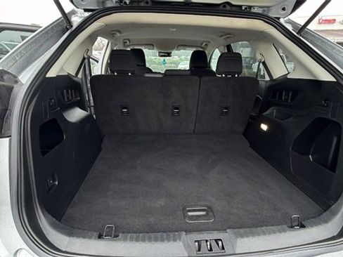 Used 2022 Ford Edge SE w/ Black Appearance Package image 13