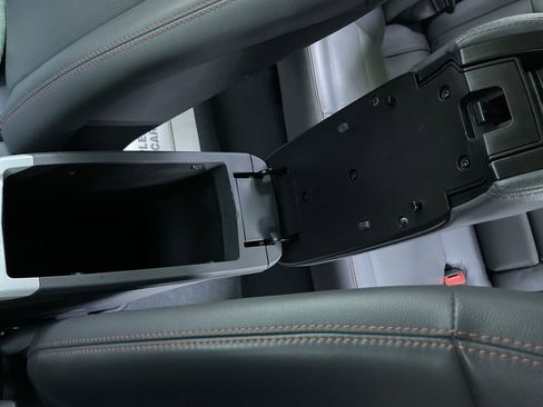 Used 2018 Chevrolet Bolt Premier w/ Driver Confidence II Package image 24