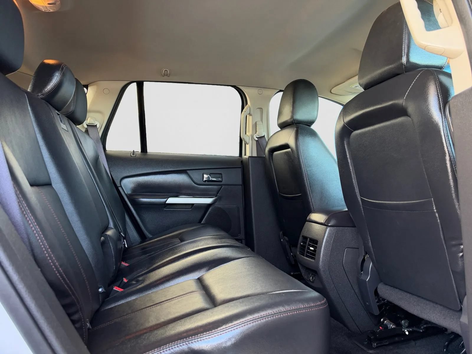 Used 2013 Ford Edge SEL FWD image 22