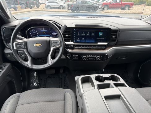Used 2025 Chevrolet Silverado 1500 LT AWD/4WD image 22