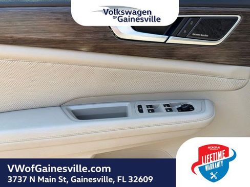 Certified 2024 Volkswagen Atlas SEL Premium R-Line AWD/4WD image 17