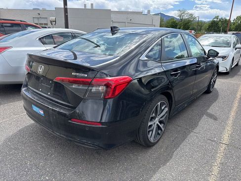Used 2023 Honda Civic Touring image 2