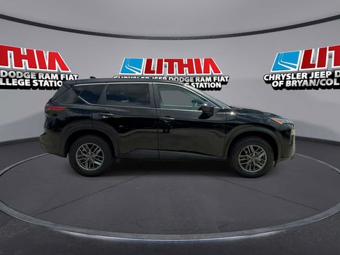 Used 2024 Nissan Rogue S FWD image 9